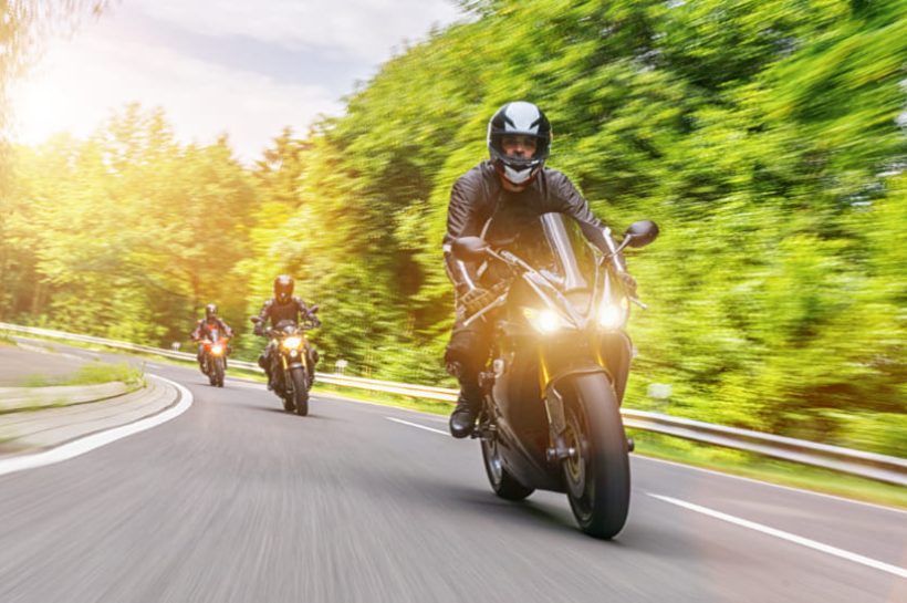 坂道発進を克服しよう バイクで坂道を上がる